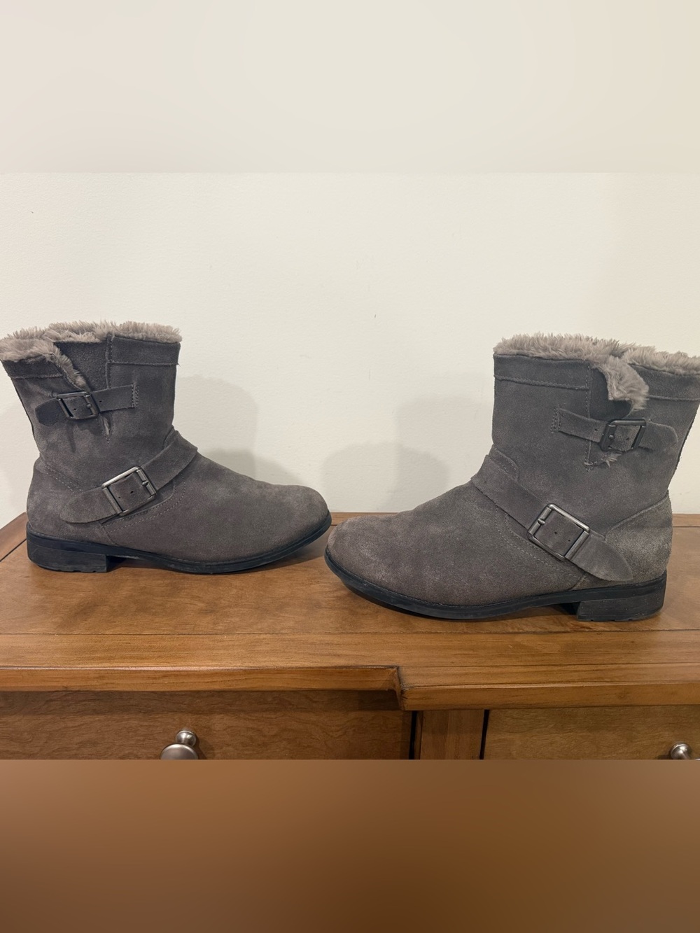 Björndal Vail Gray Leather Faux Fur Lined Buckle Ankle Boot Womens Size 10